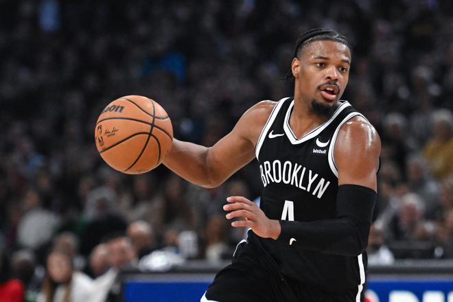 重返NBA？队记：76人计划试训17年9号秀小丹尼斯-史密斯