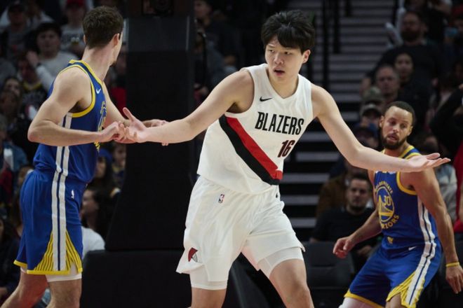库明加遭驱逐！勇士18分大逆转，库里新纪录，杨瀚森9+6篮板新高