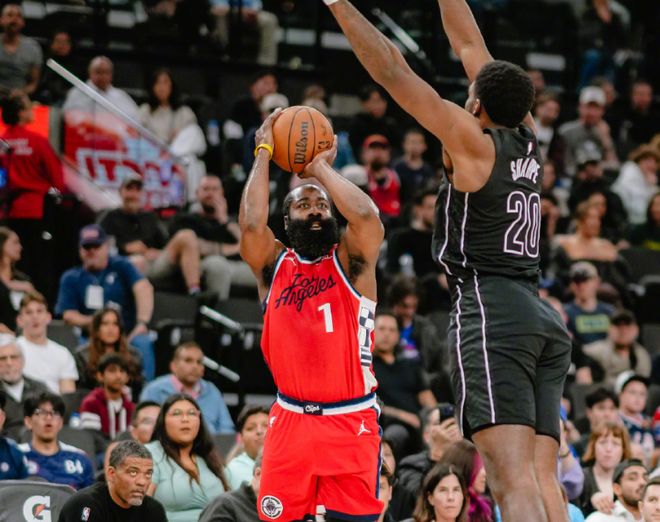 快船37分大胜，但悍将受伤！小卡28分，大胜但也暴露了三个隐患