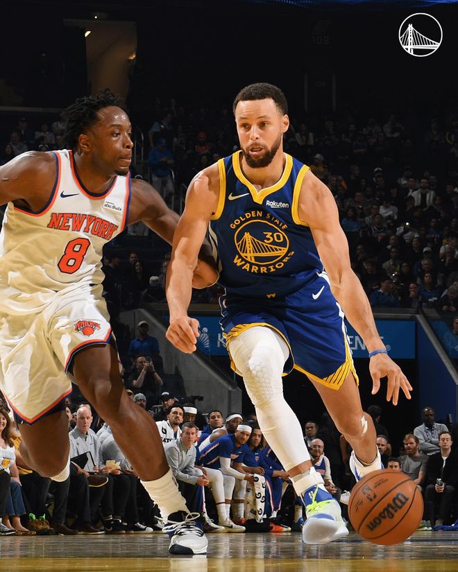 库里27+7勇士击败尼克斯2连胜，巴特勒32+8唐斯17+20