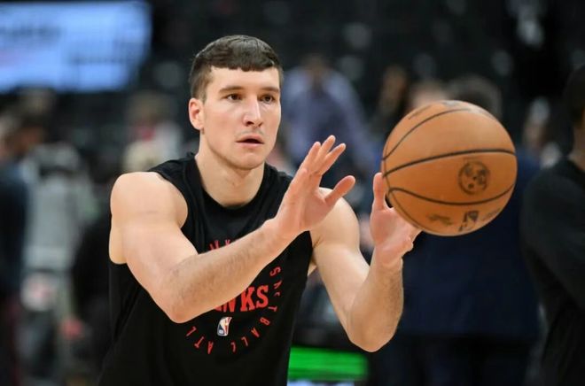 又伤！首秀0分0篮板，神射变玻璃人，命运多舛啊，NBA之路到头了
