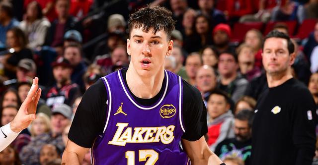 艾頓：我們總有球員能站出來(lái)頂上 一切都是由拉拉維亞開(kāi)啟的