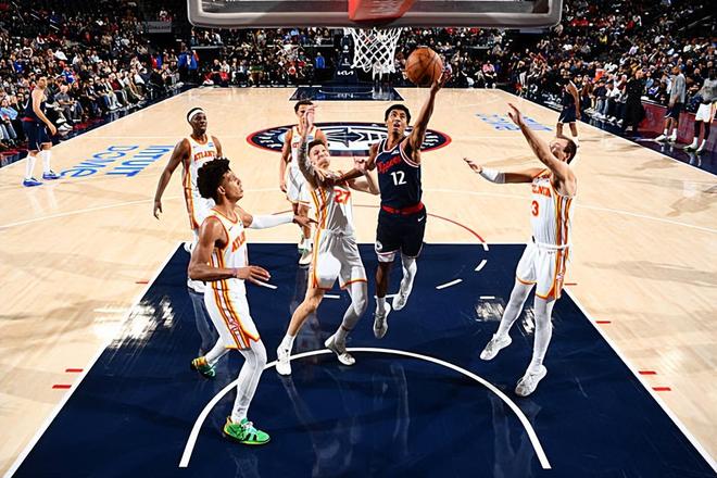 毕竟只是20岁的二年级球员，快船后场新星的状态有所起伏非常正常