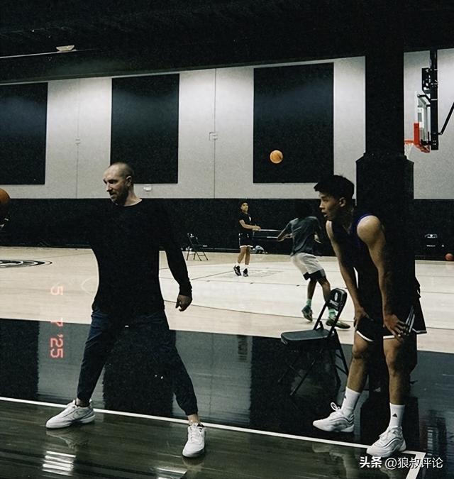 备战NBA选秀！林葳社媒晒与美籍训练师动态 球迷狂刷“加油”鼓励