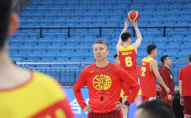 本賽季結束男籃亞洲杯12人名單更加清晰，趙睿、曾凡博、周琦領銜