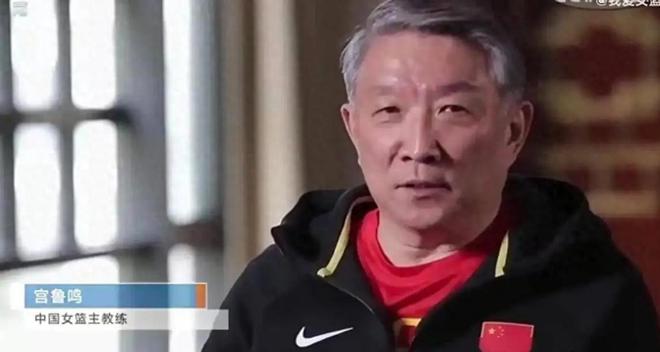 李梦因化妆而离开？也许，背后的原因更加复杂