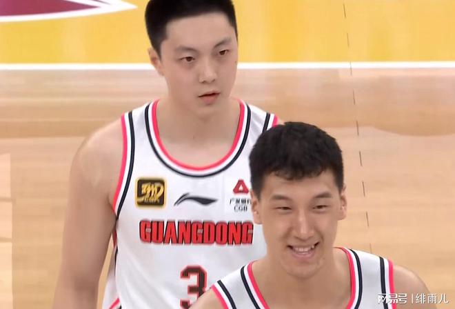 确认加盟！广东队迎来“空间型3号位”，男篮顶级锋线驰援杜锋