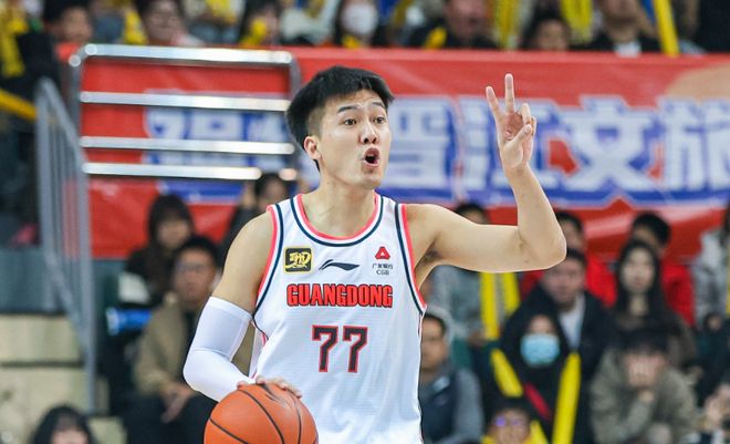 挖广东男篮墙脚！曝防守悍将黄荣奇加盟北京 比徐昕先离队