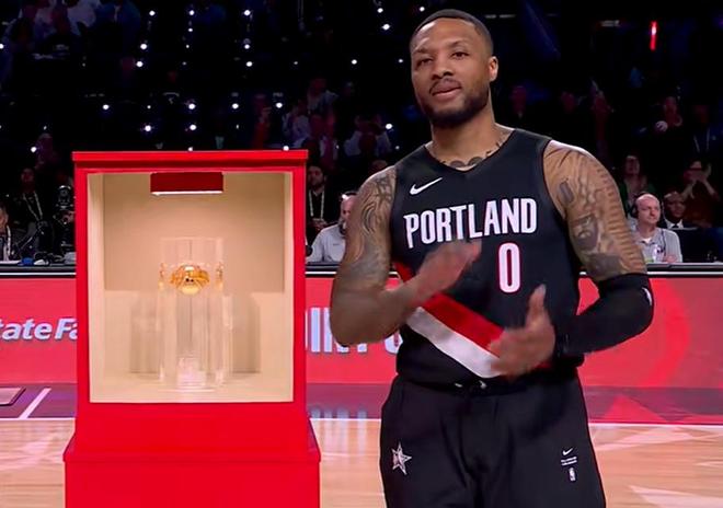 利拉德帶傷奪三分大賽第3冠 布克差2分最后三球全丟