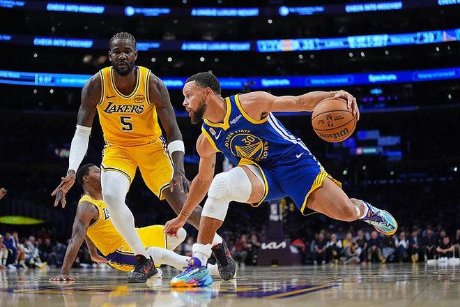 NBA揭幕战：库里23+4 勇士119-109胜湖人