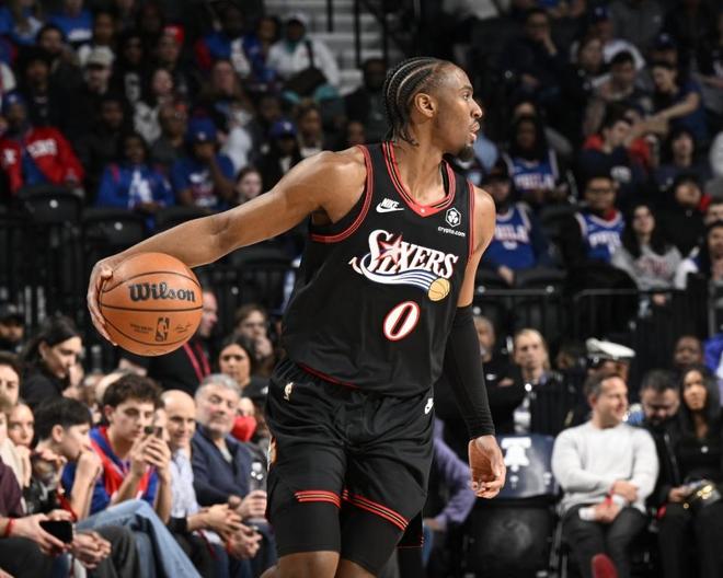 76人險(xiǎn)勝送爵士7連敗：馬克西25+6沃克22+10 喬治30分