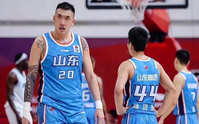 正式确定！3届NBL冠军成员！2米02国手驰援山东，携陶汉林冲佳绩