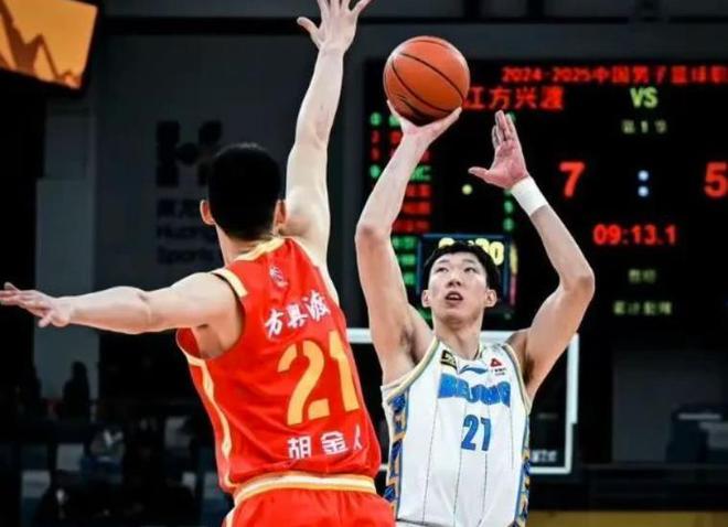 CBA总决赛广厦VS首钢前瞻，10名国手强强对话，周琦是关键