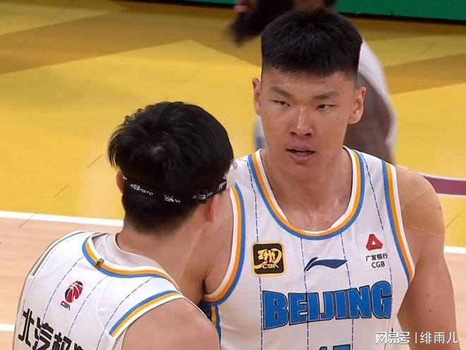 北京G1大胜广厦！广东队将扶正男篮顶级中锋，杜锋重建内线群？