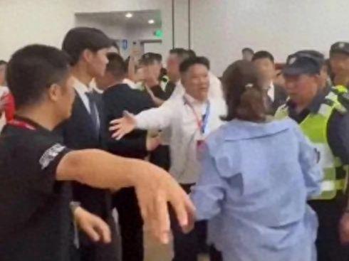 破案！广厦球迷与北京工作人员冲突的原因找到，名记隐晦说出实情