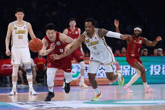 助力北汽男篮 CBA 征途，极狐汽车体育营销打出王炸组合拳