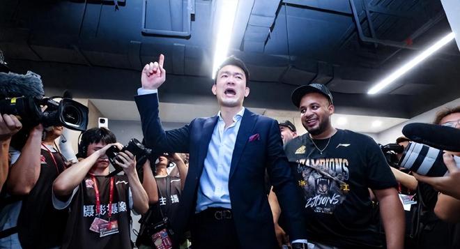王博携胡金秋，周琦加盟四川！广东队强劲对手产生，杜峰冠军悬了