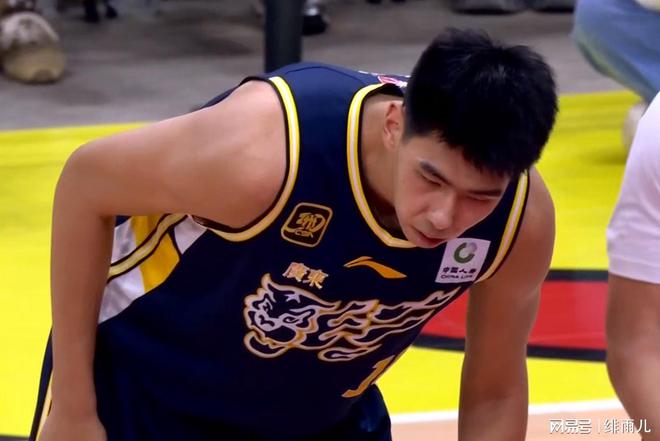稳了，广东队！CBA“新中锋”打服郭士强，躺进男篮12人大名单？