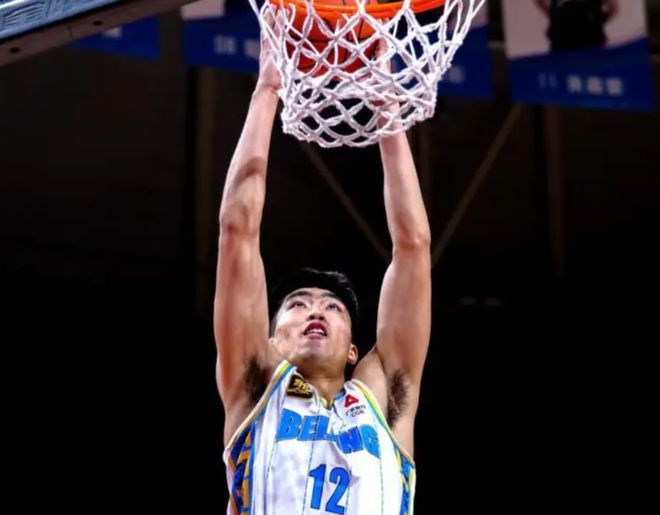 许利民看看他！24岁锋线对辽轰15+9，可取代翟晓川，不该放弃NCAA