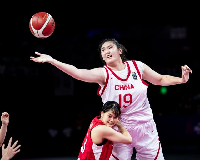 中国女篮从13日起，连续打6场热身赛，张子宇出战，央视全程直播