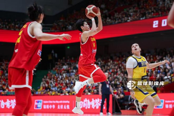 热身赛-杨舒予22分6断 张子宇16+7 中国女篮67分再胜波黑！
