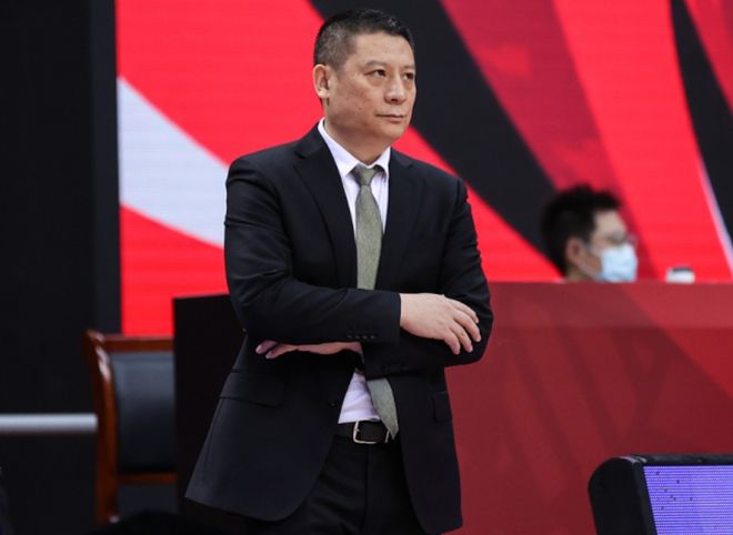 更替挺快！曝张庆鹏加盟北控后，周金利接近接班，固执用人引担忧