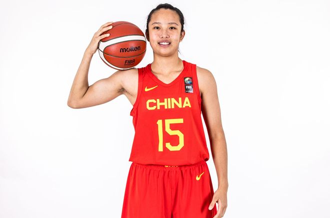 轰24+6！中国女篮又一18岁1米85新星崛起：新版李梦变国青新核