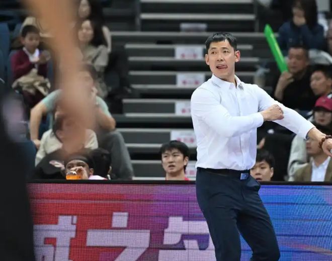 北控完成两笔合同！两年签张庆鹏需保底八强，里勒无悬念续约！