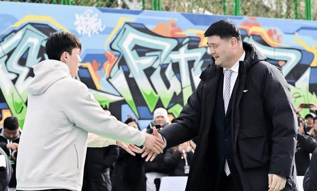 姚明：杨瀚森是非常有天赋的孩子，选秀只是第一步需继续努力