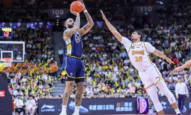 一个不留！曝广东宏远开启外援大洗牌，杜锋下定决心全面升级阵容