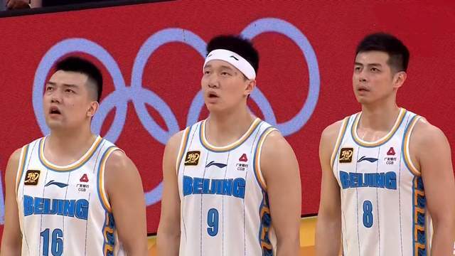 双向奔赴，北京男篮新合同留2功勋，翟晓川再战1年 优先续约2外援