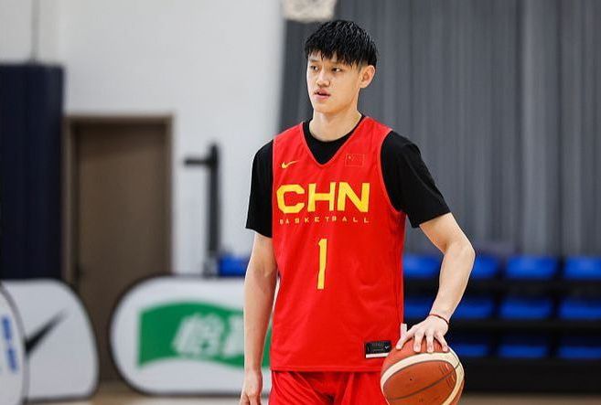 中国男篮官宣：曾凡博恢复未达标无缘亚洲杯 张镇麟也缺席拉警报