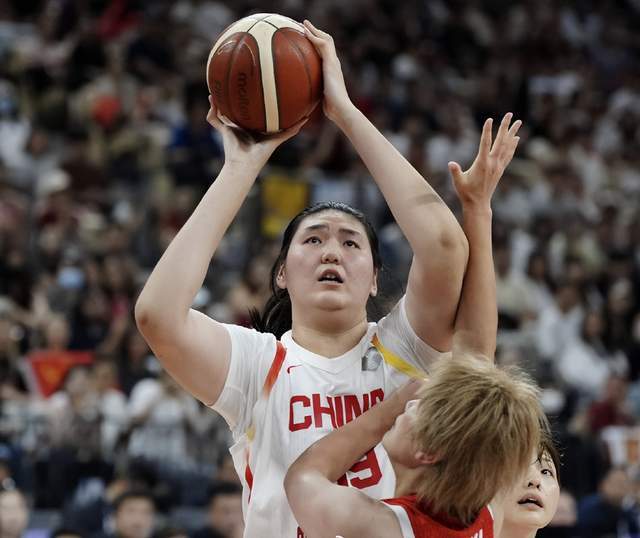 中国女篮9分爆大冷！仅1人正常2人堪称卧底，一方面被日本打爆