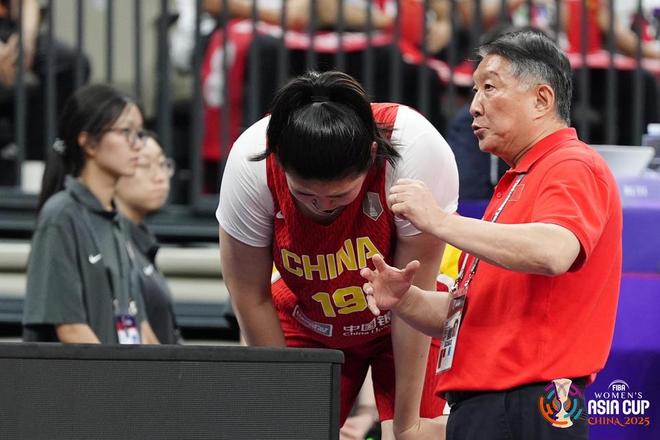 女篮亚洲杯｜宫鲁鸣寄望张子宇：活动空间大一点，进攻方式多一点