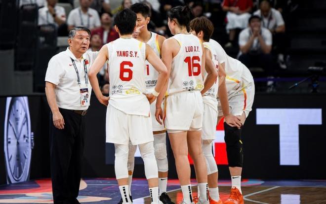 女篮35分大胜韩国夺铜牌，昨天输日本太不应该，宫鲁鸣难辞其咎