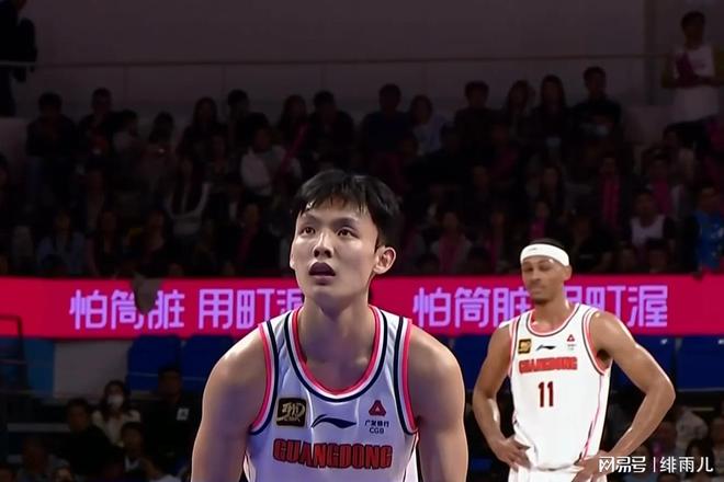 完爆莫兰德！广东队瞄准“场均近30+20”之人，杜锋的内线答案？