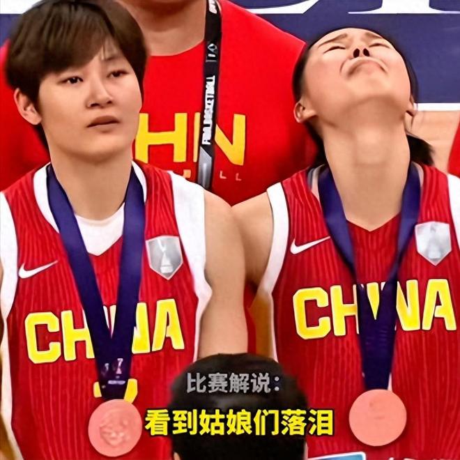 中国女篮家门口丢冠后，主帅宫鲁鸣被喊下课，又一10年老将要离队