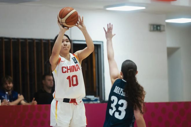 李梦接班人是她？中国女篮又一18岁1米83前锋崛起：3战轰59分
