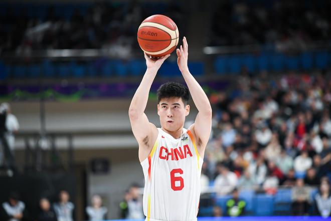 外线有谱！程帅澎三分3中2拿半场最高8分 罚球2中2