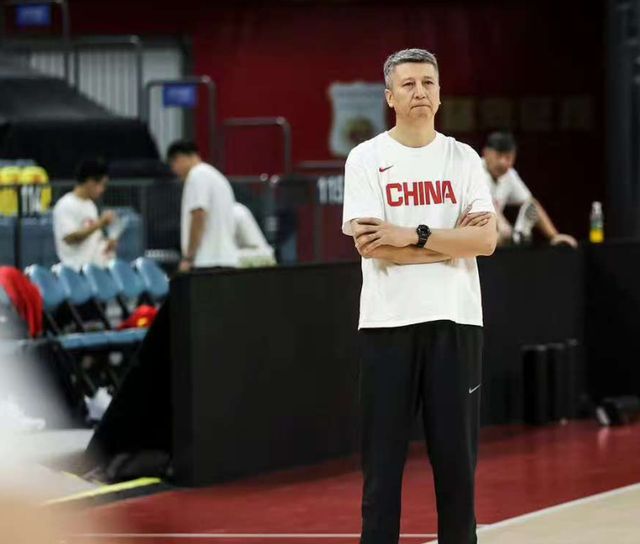 中国男篮28分大胜！轻取委内瑞拉，胡金秋14分，徐杰被弃用