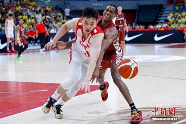 中国男篮国内热身赛首战大胜 郭士强赞王俊杰表现