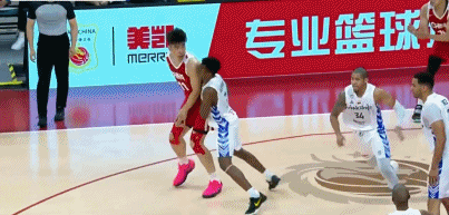 稳定输出！王俊杰代表中国男篮4战保持场均至少命中2记3分