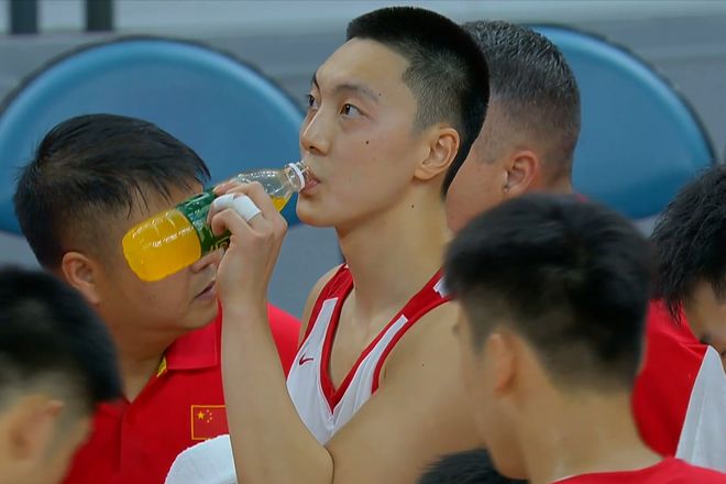 中国男篮28分大胜，赵睿3记三分，胡金秋4人得分上双