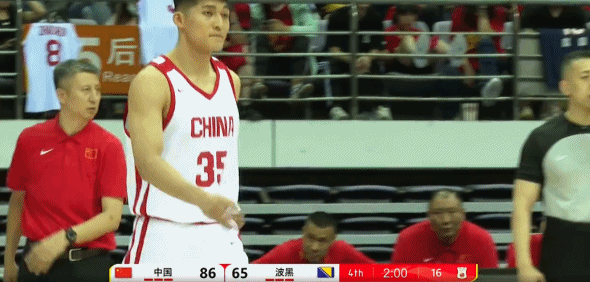 多点开花！中国男篮12人轮换，11人完成得分
