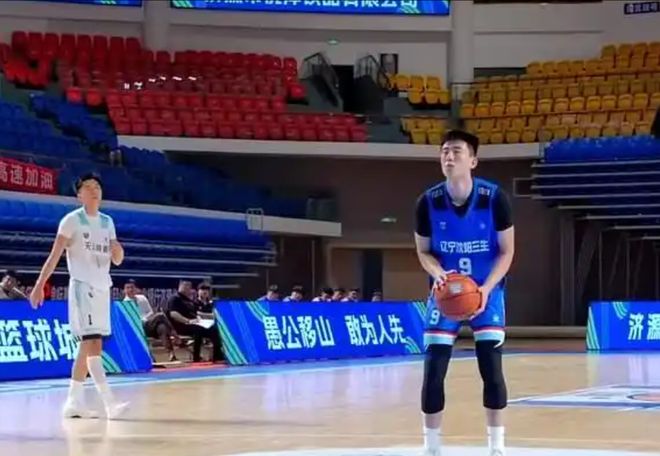 辽宁U21挖潜力锋线！单场轰34分，三分进步，可弥补三号位劣势！