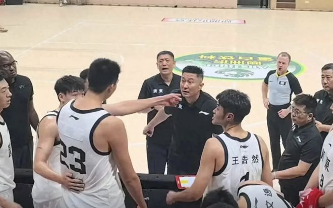 体坛快评|徐昕与杜锋“红脸”不是坏事，化解矛盾更要重聚人心