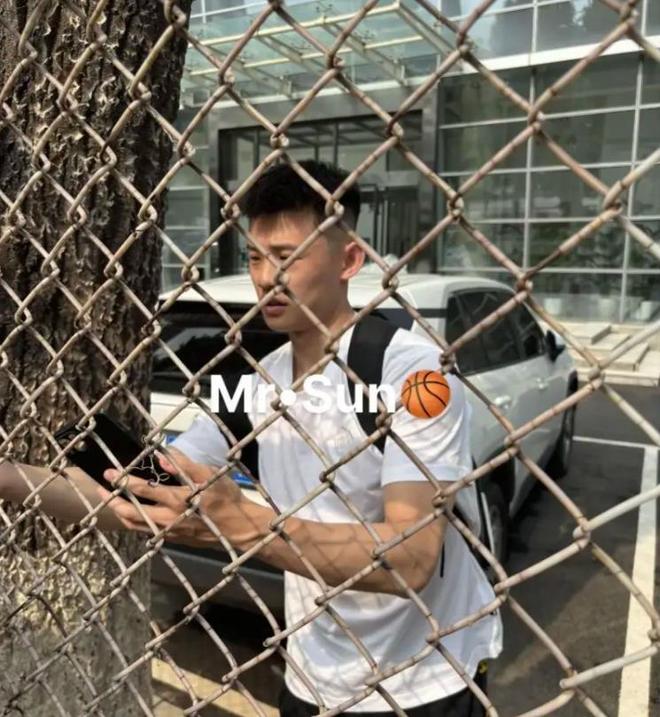 还离队吗？辽篮大将已经回到沈阳 被传卷入四方大交易