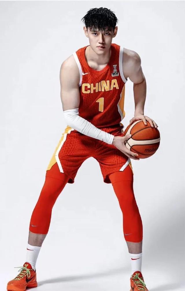 曝中国球员曾凡博加盟篮网，成中国男篮今夏进NBA第2人