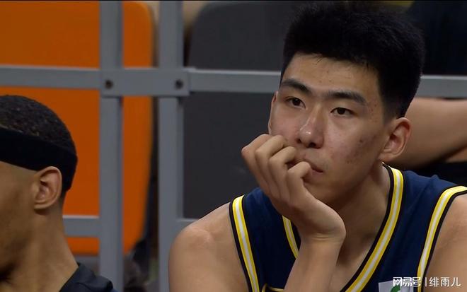 保徐昕进首发！广东“空间型中锋”确认离队，杜锋被迫重建内线群