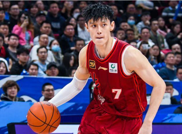 曾凡博工作室官宣签约加盟篮网 成今夏留洋第4人+进NBA第2人